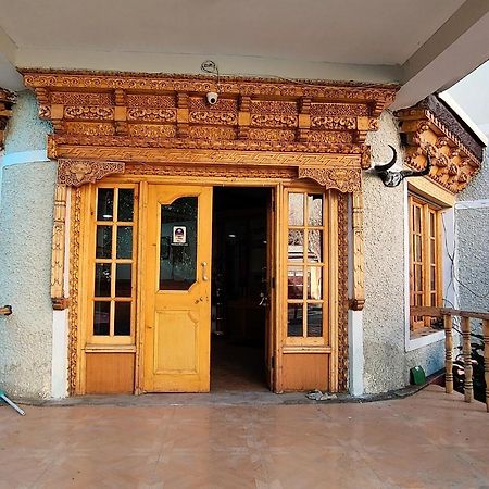 Hotel Royal Plaza Лех Екстериор снимка