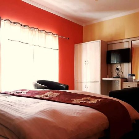 Hotel Royal Plaza Лех Екстериор снимка